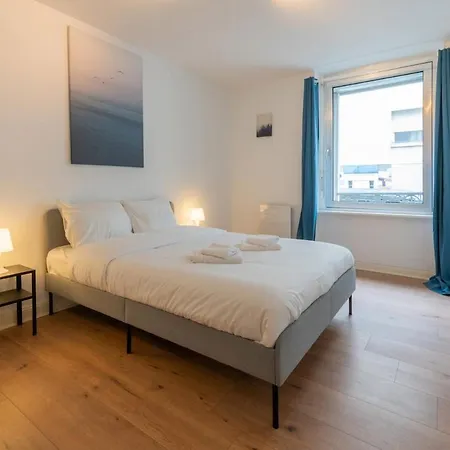 Appartement Merles 15 Rdc Centre Stationnement *